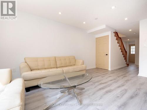 24 - 1995 Pinegrove Avenue, Pickering (Highbush), ON - Indoor Photo Showing Living Room