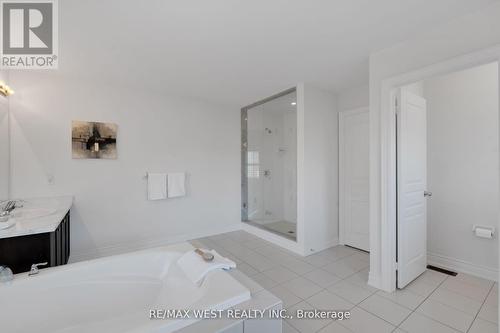 142 Beaconsfield Drive, Vaughan (Kleinburg), ON - Indoor Photo Showing Bathroom