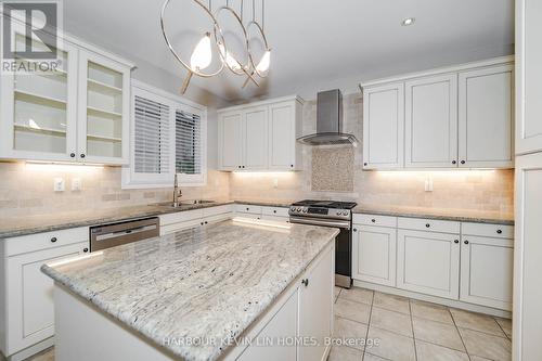 84 Glenheron Crescent, Vaughan (Patterson), ON - Indoor Photo Showing Kitchen With Double Sink With Upgraded Kitchen