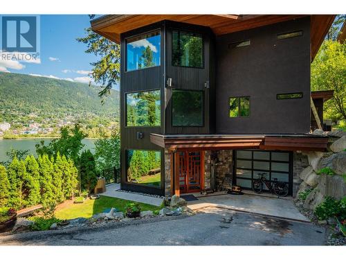 59 Johnstone  Road, Nelson, BC - Outdoor