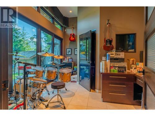 59 Johnstone  Road, Nelson, BC - Indoor