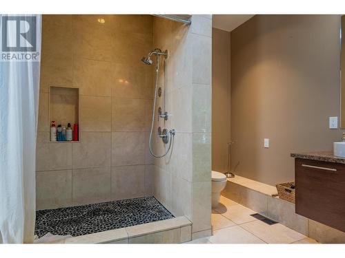 59 Johnstone  Road, Nelson, BC - Indoor Photo Showing Bathroom