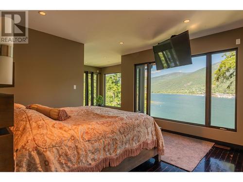 59 Johnstone  Road, Nelson, BC - Indoor Photo Showing Bedroom