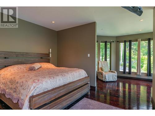 59 Johnstone  Road, Nelson, BC - Indoor Photo Showing Bedroom