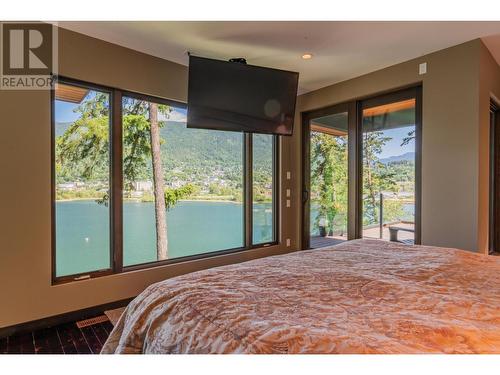 59 Johnstone  Road, Nelson, BC - Indoor Photo Showing Bedroom