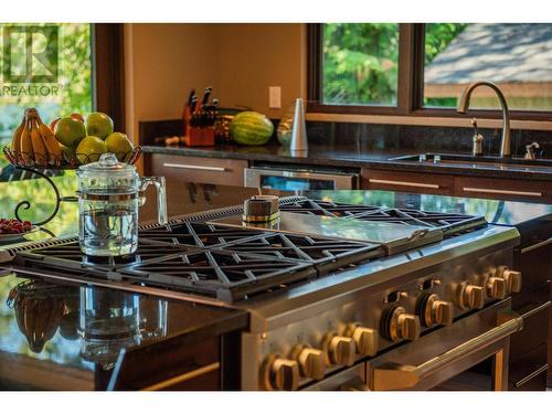 59 Johnstone  Road, Nelson, BC - Indoor Photo Showing Kitchen With Double Sink