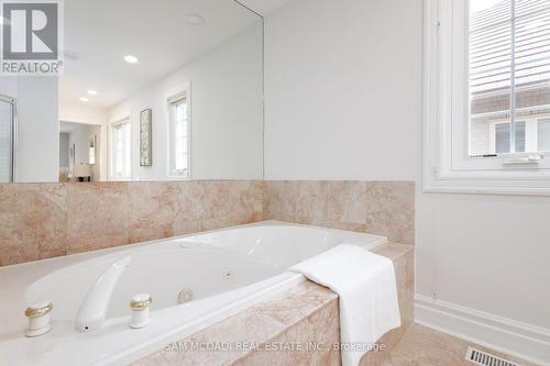 3862 O'Neil Gate, Mississauga, ON - Indoor Photo Showing Bathroom