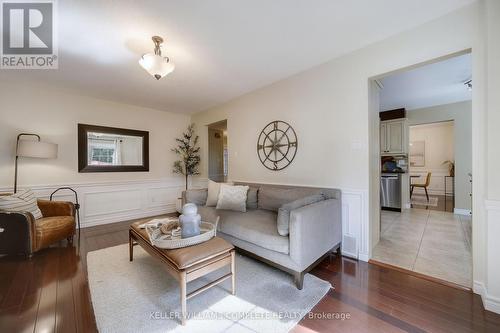 1228 Hammond Street, Burlington (Lasalle), ON - Indoor Photo Showing Living Room