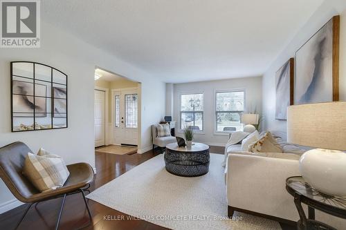 1228 Hammond Street, Burlington (Lasalle), ON - Indoor Photo Showing Living Room