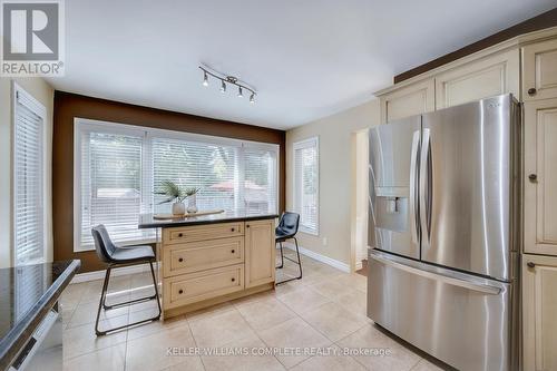 1228 Hammond Street, Burlington (Lasalle), ON - Indoor Photo Showing Kitchen