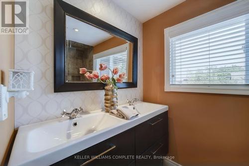 1228 Hammond Street, Burlington (Lasalle), ON - Indoor Photo Showing Bathroom