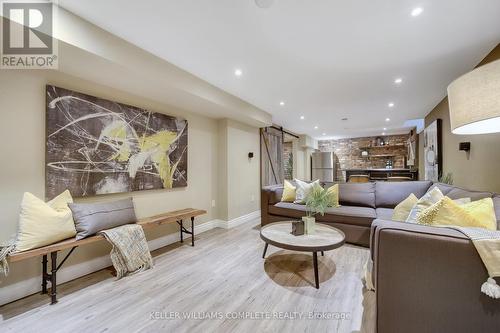 1228 Hammond Street, Burlington (Lasalle), ON - Indoor Photo Showing Living Room