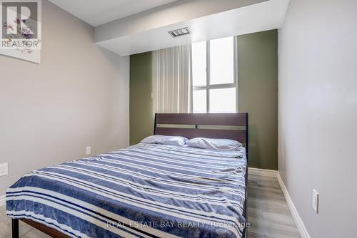 612 - 3077 Weston Road N, Toronto (Humberlea-Pelmo Park), ON - Indoor Photo Showing Bedroom