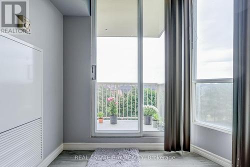 612 - 3077 Weston Road N, Toronto (Humberlea-Pelmo Park), ON - Indoor Photo Showing Other Room