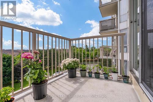 612 - 3077 Weston Road N, Toronto (Humberlea-Pelmo Park), ON - Outdoor With Balcony With Exterior