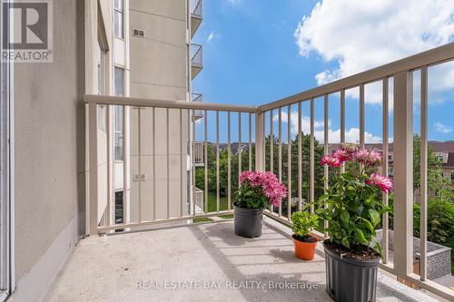 612 - 3077 Weston Road N, Toronto (Humberlea-Pelmo Park), ON - Outdoor With Balcony With Exterior