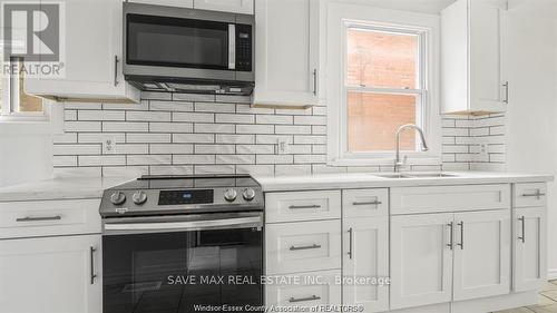 760 Aylmer Avenue, Windsor, ON - Indoor Photo Showing Kitchen With Upgraded Kitchen