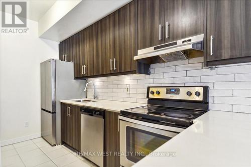 36 - 2059 Weston Road, Toronto (Weston), ON - Indoor Photo Showing Kitchen With Upgraded Kitchen