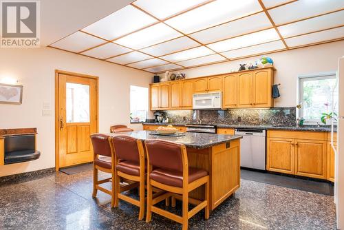 6302 Marsden  Road, Nelson, BC - Indoor Photo Showing Kitchen