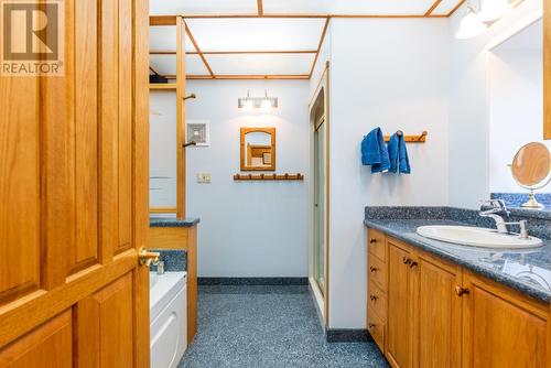 6302 Marsden  Road, Nelson, BC - Indoor Photo Showing Bathroom