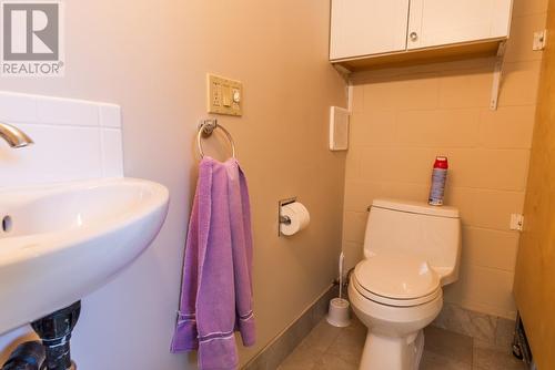 6302 Marsden  Road, Nelson, BC - Indoor Photo Showing Bathroom