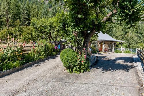 6302 Marsden Road, Nelson, BC - Outdoor