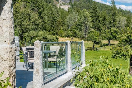 6302 Marsden Road, Nelson, BC - Outdoor