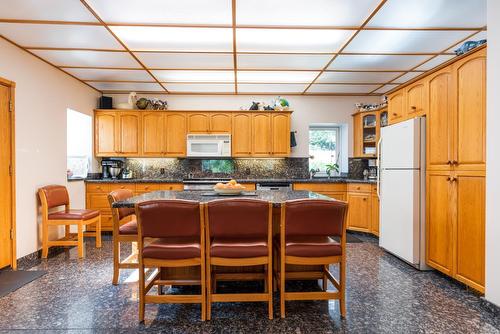 6302 Marsden Road, Nelson, BC - Indoor Photo Showing Kitchen