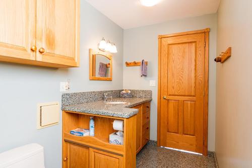 6302 Marsden Road, Nelson, BC - Indoor Photo Showing Bathroom