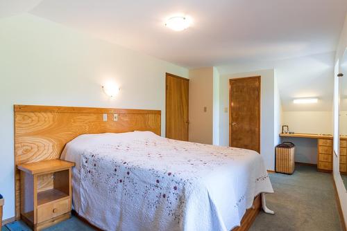 6302 Marsden Road, Nelson, BC - Indoor Photo Showing Bedroom