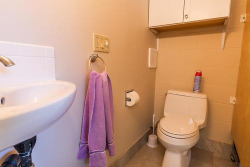 6302 Marsden Road, Nelson, BC - Indoor Photo Showing Bathroom