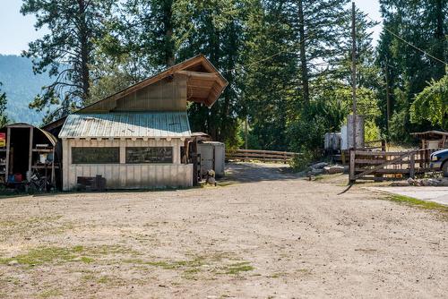 6302 Marsden Road, Nelson, BC - Outdoor