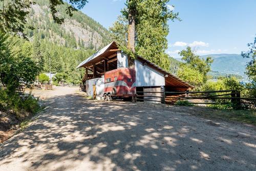 6302 Marsden Road, Nelson, BC - Outdoor