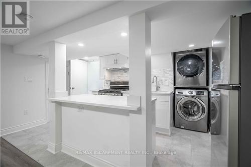 27 East 26Th Street, Hamilton (Eastmount), ON - Indoor Photo Showing Laundry Room