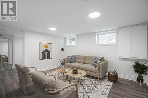 27 East 26Th Street, Hamilton (Eastmount), ON - Indoor Photo Showing Living Room