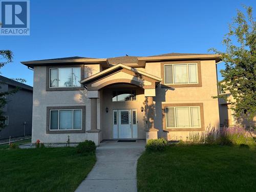 681 Renshaw Road, Kelowna, BC - Outdoor With Facade