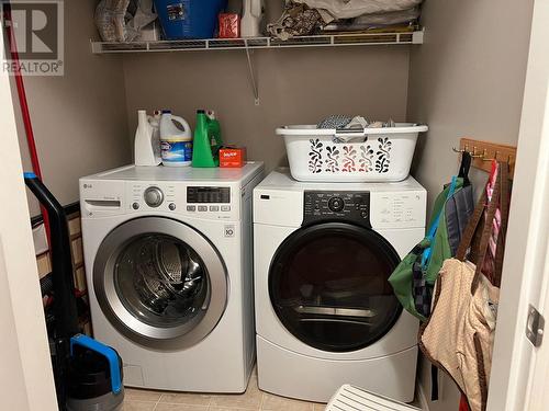 681 Renshaw Road, Kelowna, BC - Indoor Photo Showing Laundry Room