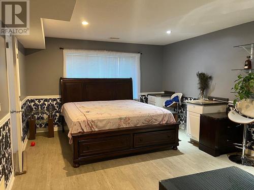 681 Renshaw Road, Kelowna, BC - Indoor Photo Showing Bedroom