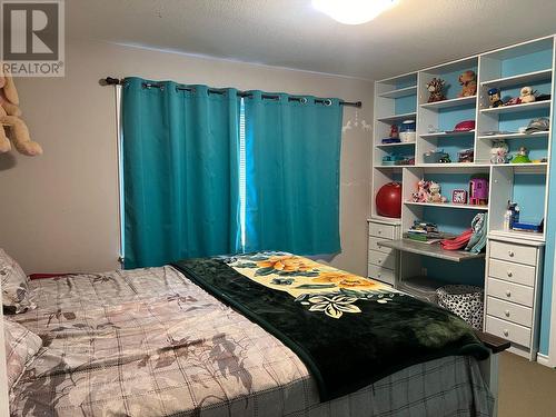 681 Renshaw Road, Kelowna, BC - Indoor Photo Showing Bedroom