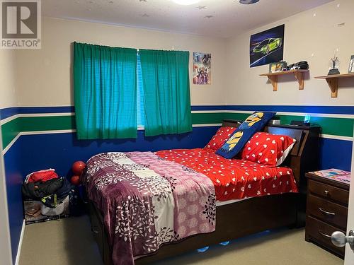 681 Renshaw Road, Kelowna, BC - Indoor Photo Showing Bedroom