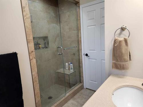 920 Burrows Road, Mccreary, MB - Indoor Photo Showing Bathroom