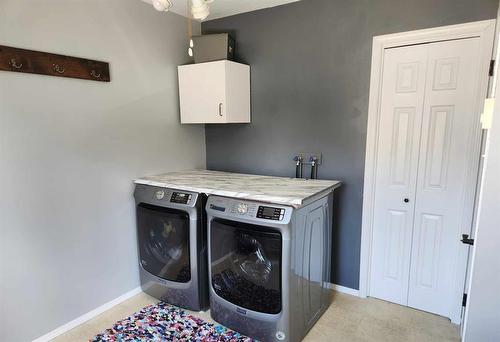 920 Burrows Road, Mccreary, MB - Indoor Photo Showing Laundry Room