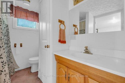 21 - 1231 County Rd 11, Prince Edward County (Athol), ON - Indoor Photo Showing Bathroom