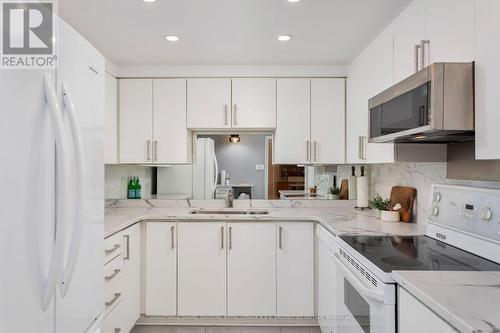 1505 - 65 Spring Garden Avenue, Toronto (Willowdale East), ON - Indoor Photo Showing Kitchen