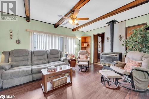 1231 County 11 Road Unit# 21, Prince Edward County, ON - Indoor Photo Showing Living Room