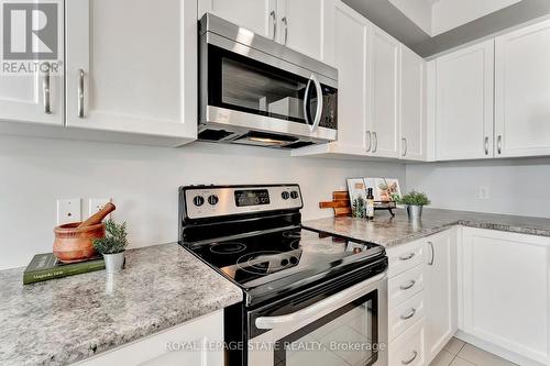 31 - 90 Raymond Road, Hamilton (Meadowlands), ON - Indoor Photo Showing Kitchen