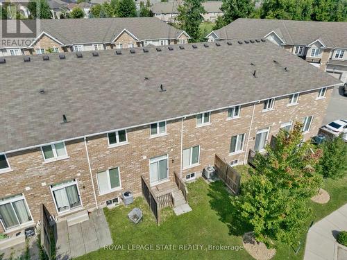 31 - 90 Raymond Road, Hamilton (Meadowlands), ON - Outdoor