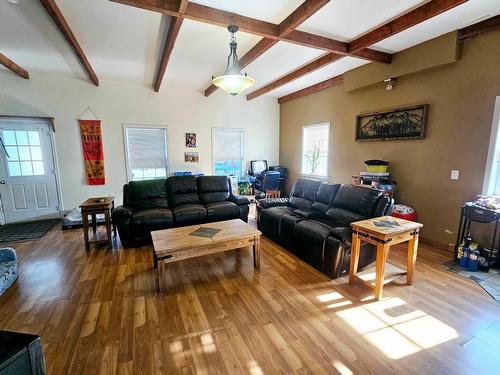 835 303Rd Street, Kimberley, BC - Indoor Photo Showing Living Room