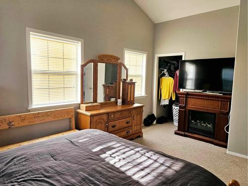 835 303Rd Street, Kimberley, BC - Indoor Photo Showing Bedroom