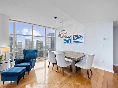 4509-10 Navy Wharf Crt, Toronto, ON - Indoor Photo Showing Dining Room